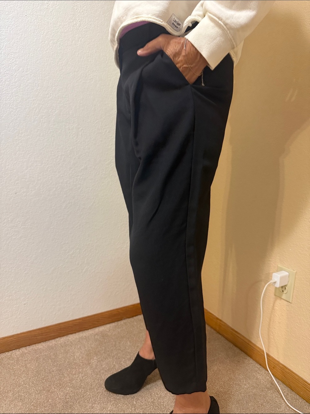 Akris Punto Black Tailored Women's Trousers